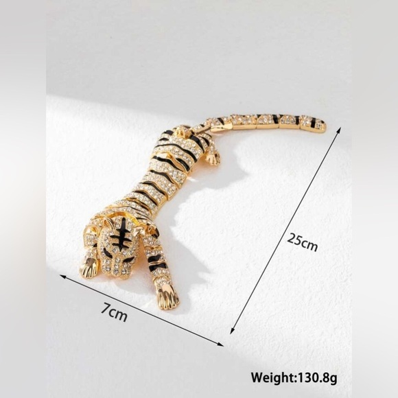 Gorgeous Large Luxury Rhinestone Tiger Zinc Alloy Brooch - Picture 10 of 13